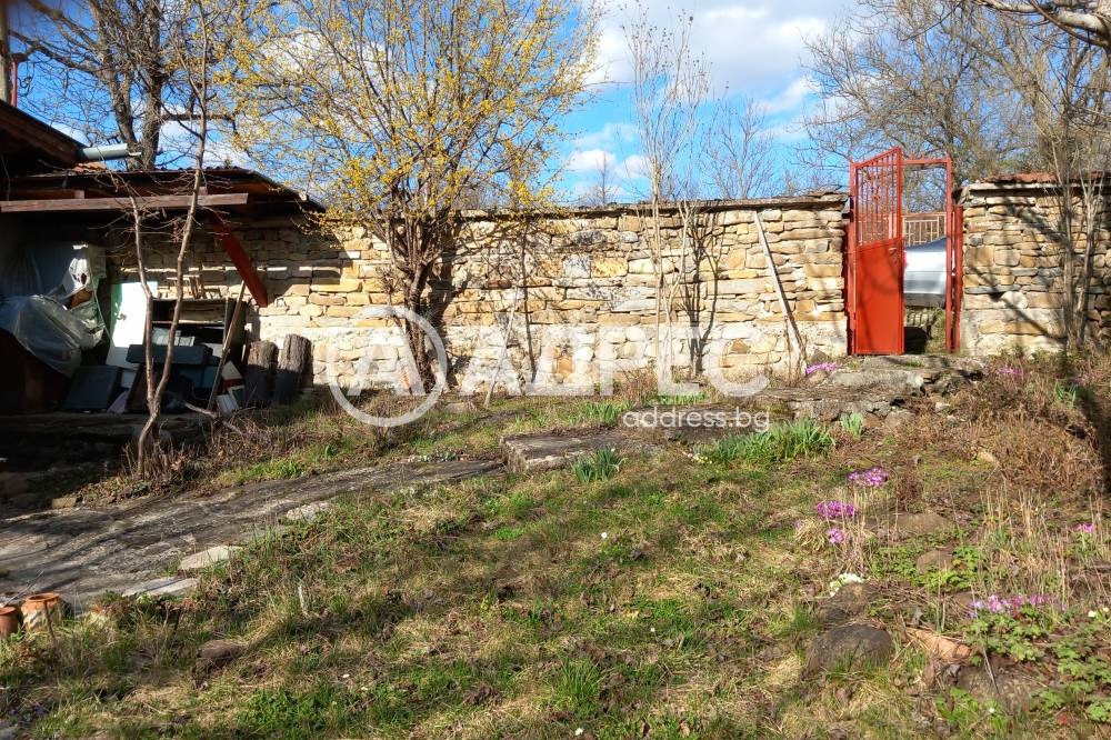 Продава КЪЩА, с. Джурово, област София област