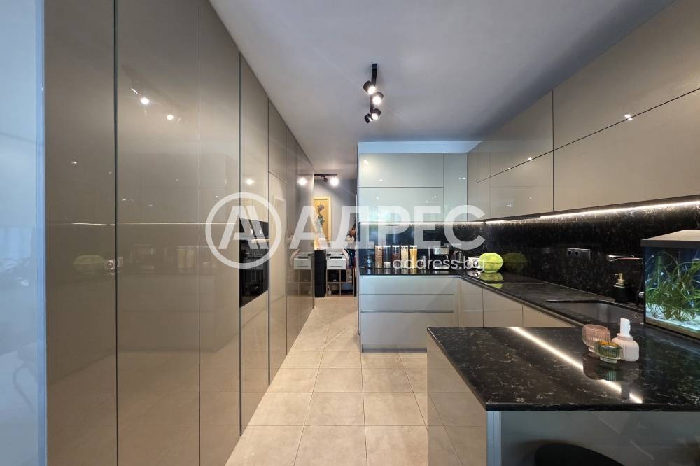 Продава 3-СТАЕН, гр. София, Изгрев, снимка 2 - Апартаменти - 56130930
