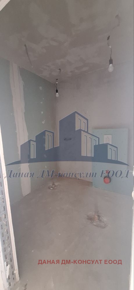 Продава  3-стаен град Шумен , 2-ри корпус , 135 кв.м | 62619485 - изображение [3]
