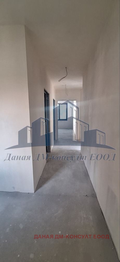 Продава  3-стаен град Шумен , 2-ри корпус , 135 кв.м | 62619485 - изображение [2]