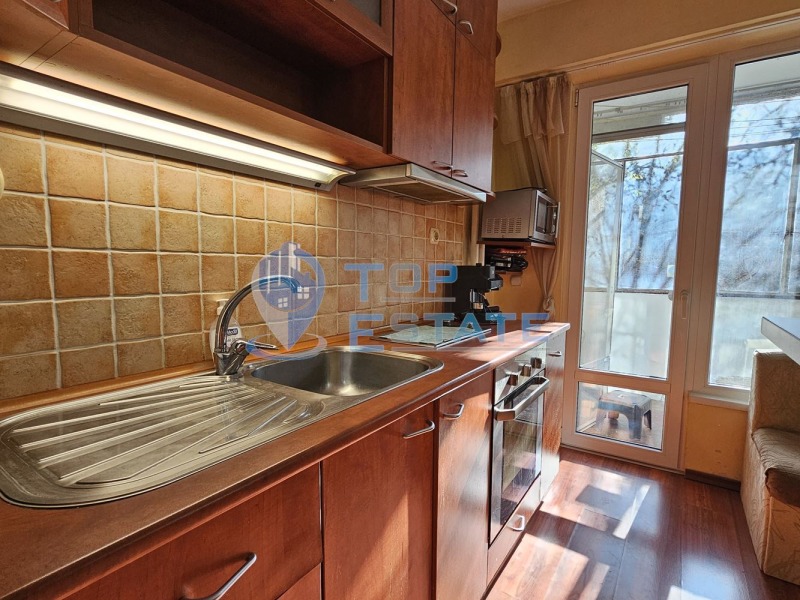 Продава 3-СТАЕН, гр. Велико Търново, Бузлуджа, снимка 3 - Апартаменти - 52800664