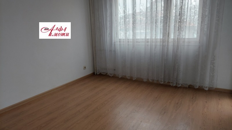 Продава 4-СТАЕН, гр. Шумен, Добруджански, снимка 2 - Апартаменти - 53497914