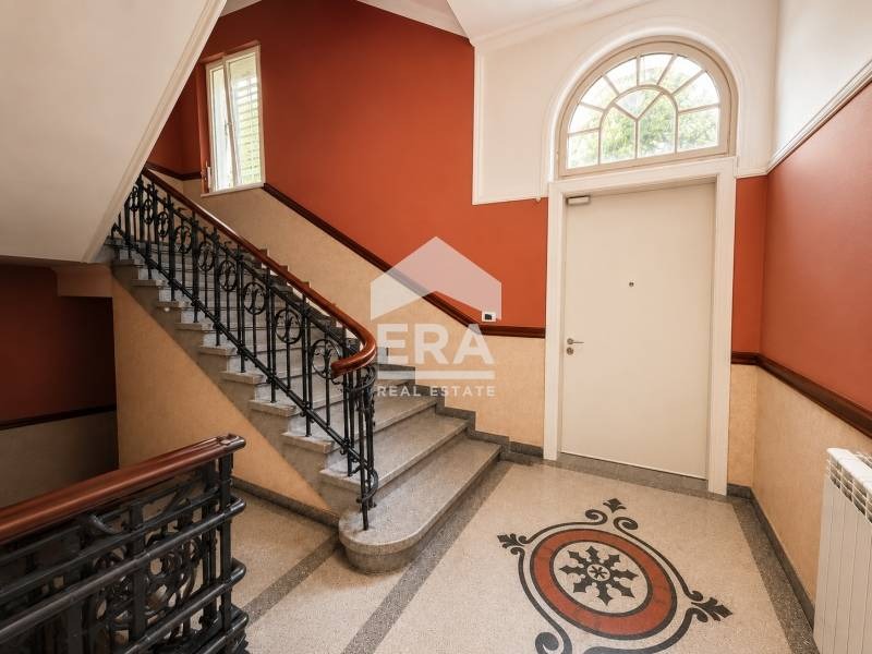 Продава КЪЩА, гр. София, Център, снимка 3 - Къщи - 55313239