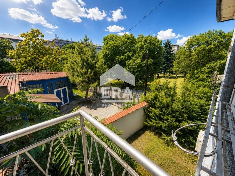Продава КЪЩА, гр. София, Център, снимка 2 - Къщи - 55313239