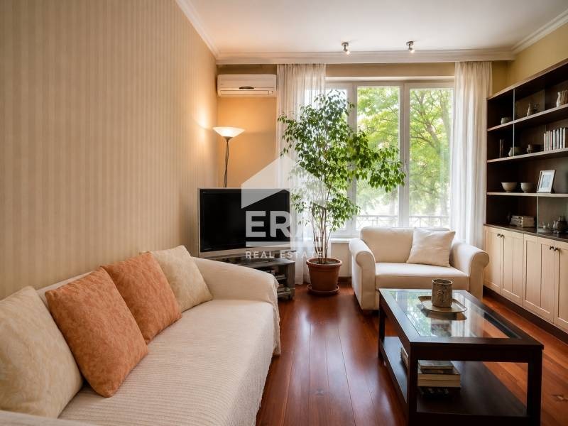 Продава КЪЩА, гр. София, Център, снимка 10 - Къщи - 55313239