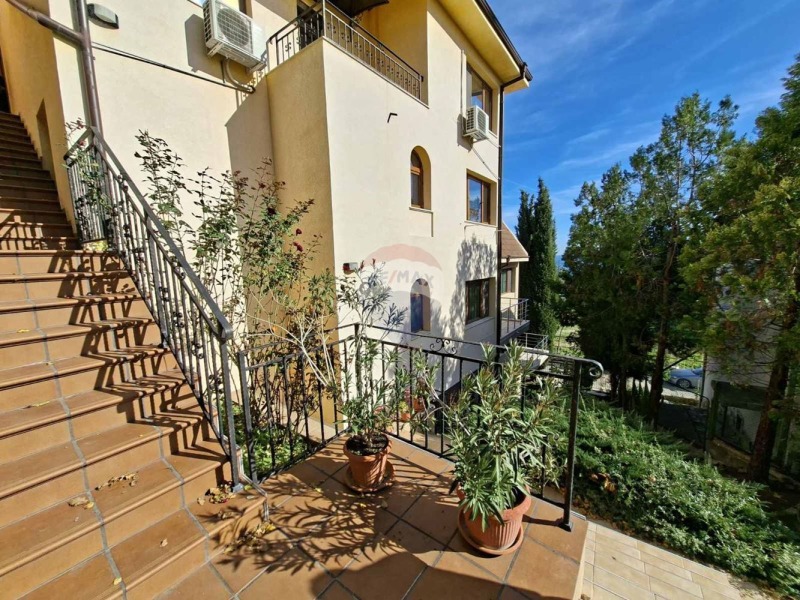 Продава ХОТЕЛ, гр. Варна, к.к. Чайка, снимка 2 - Хотели - 52368577