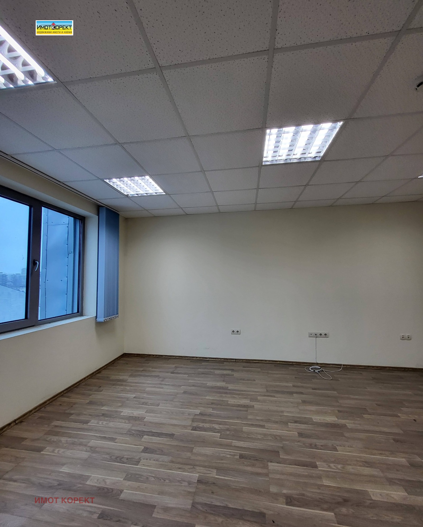 Продава ОФИС, гр. Пазарджик, Идеален център, снимка 2 - Офиси - 53510142