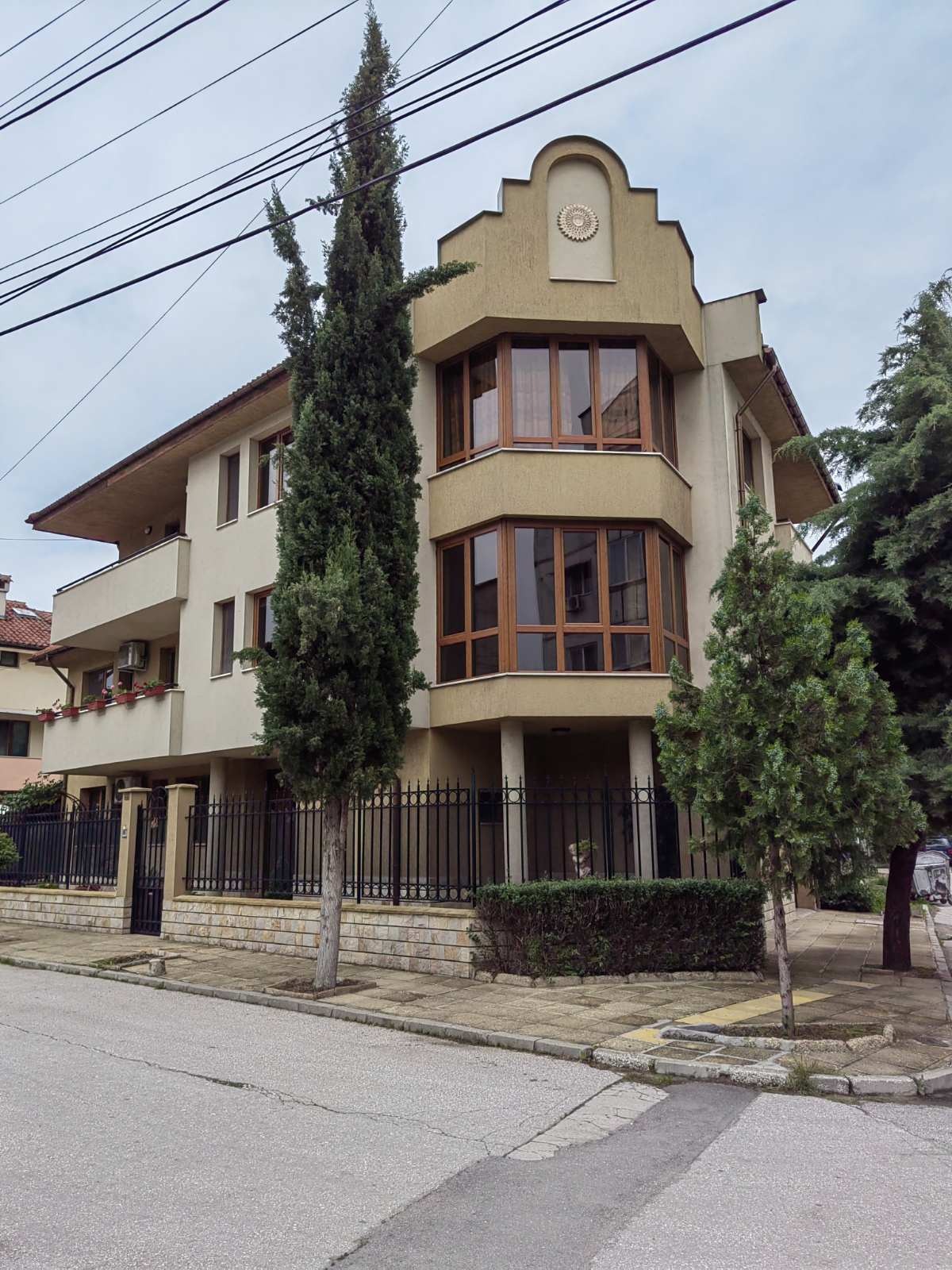 Продава КЪЩА, гр. Пазарджик, Център, снимка 2 - Къщи - 46366016