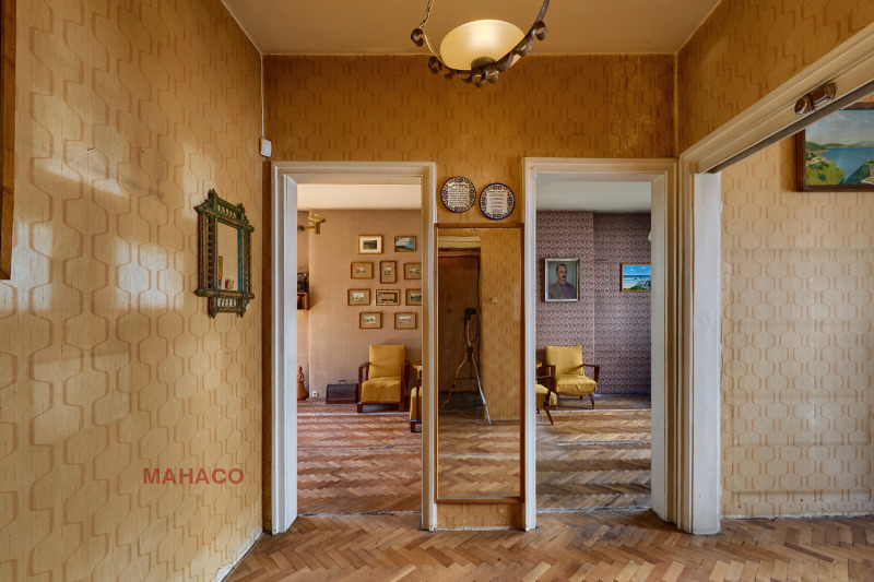 Продава 3-СТАЕН, гр. София, Център, снимка 3 - Апартаменти - 52457038