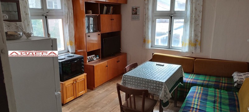 Продава ЕТАЖ ОТ КЪЩА, гр. Пловдив, Център, снимка 3 - Етаж от къща - 49299747