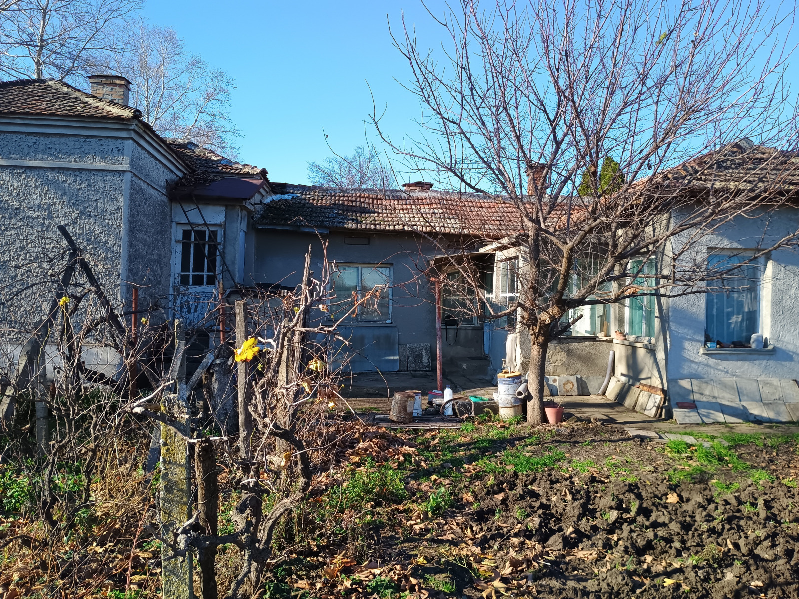 Продава КЪЩА, гр. Добрич, Рилци, снимка 2 - Къщи - 52572700