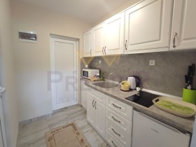 Hus Balchik, region Dobrich 11