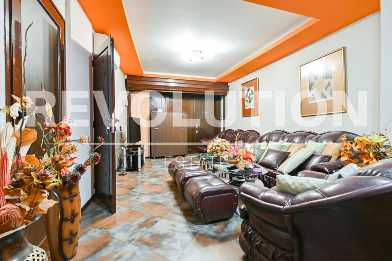 Eladó  Hivatal Sofia , Vitosa , 120 négyzetméter | 42203655