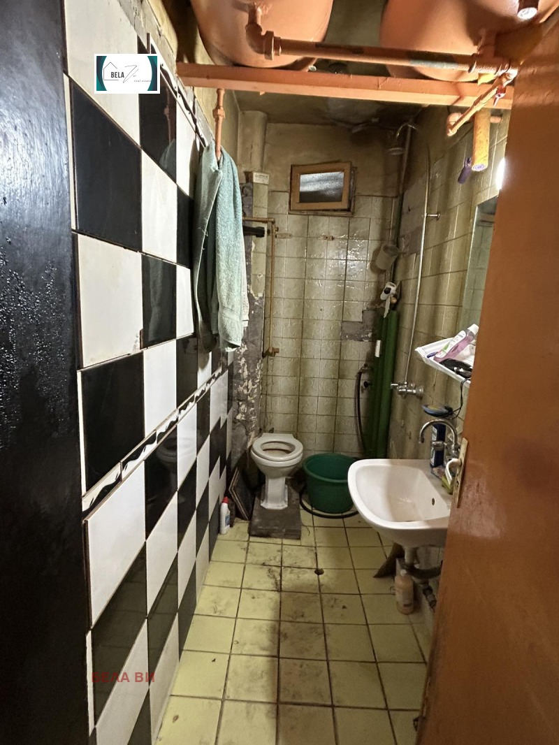 Na prodej  1 ložnice Pernik , Centar , 64 m2 | 44918997 - obraz [3]