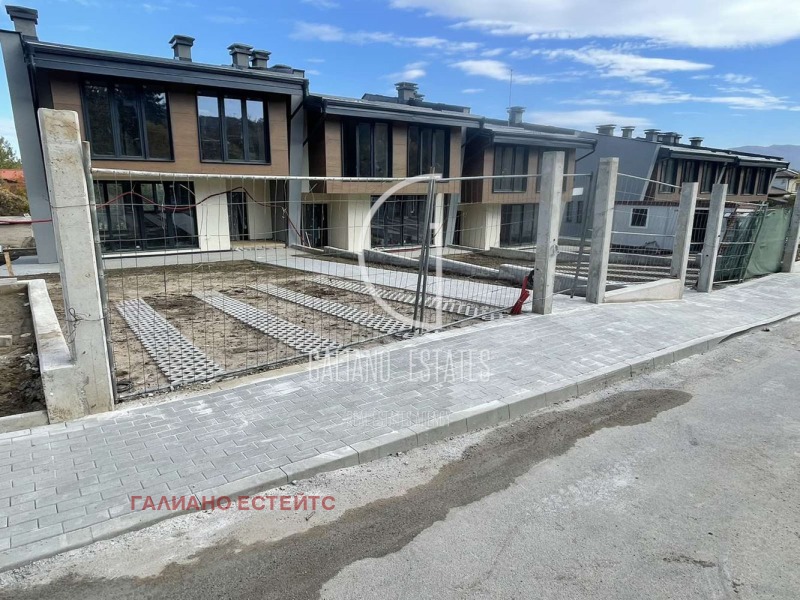 Продава КЪЩА, гр. София, с. Панчарево, снимка 3 - Къщи - 52305738