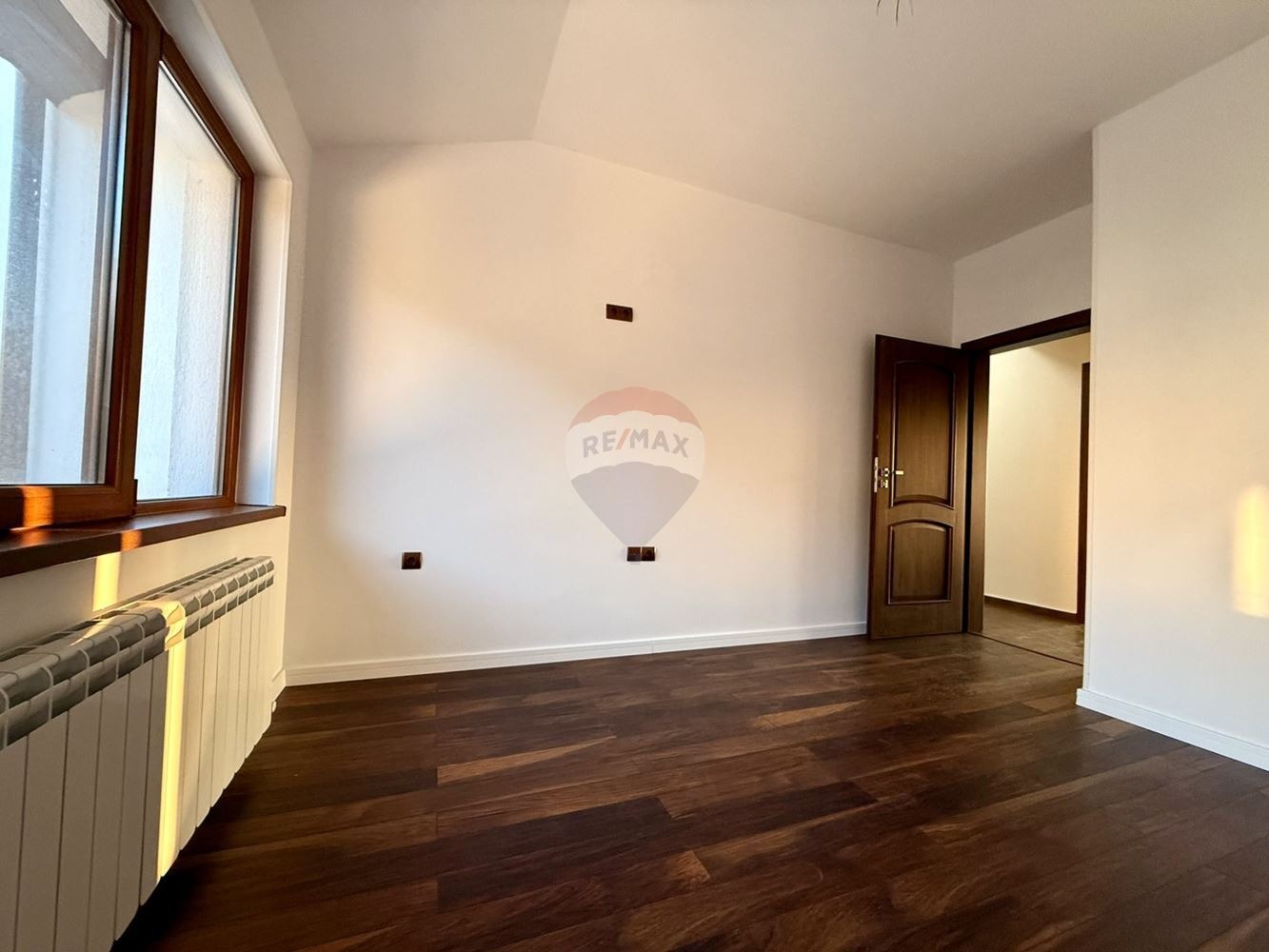 Продава КЪЩА, гр. Балчик, област Добрич, снимка 13 - Къщи - 54154113