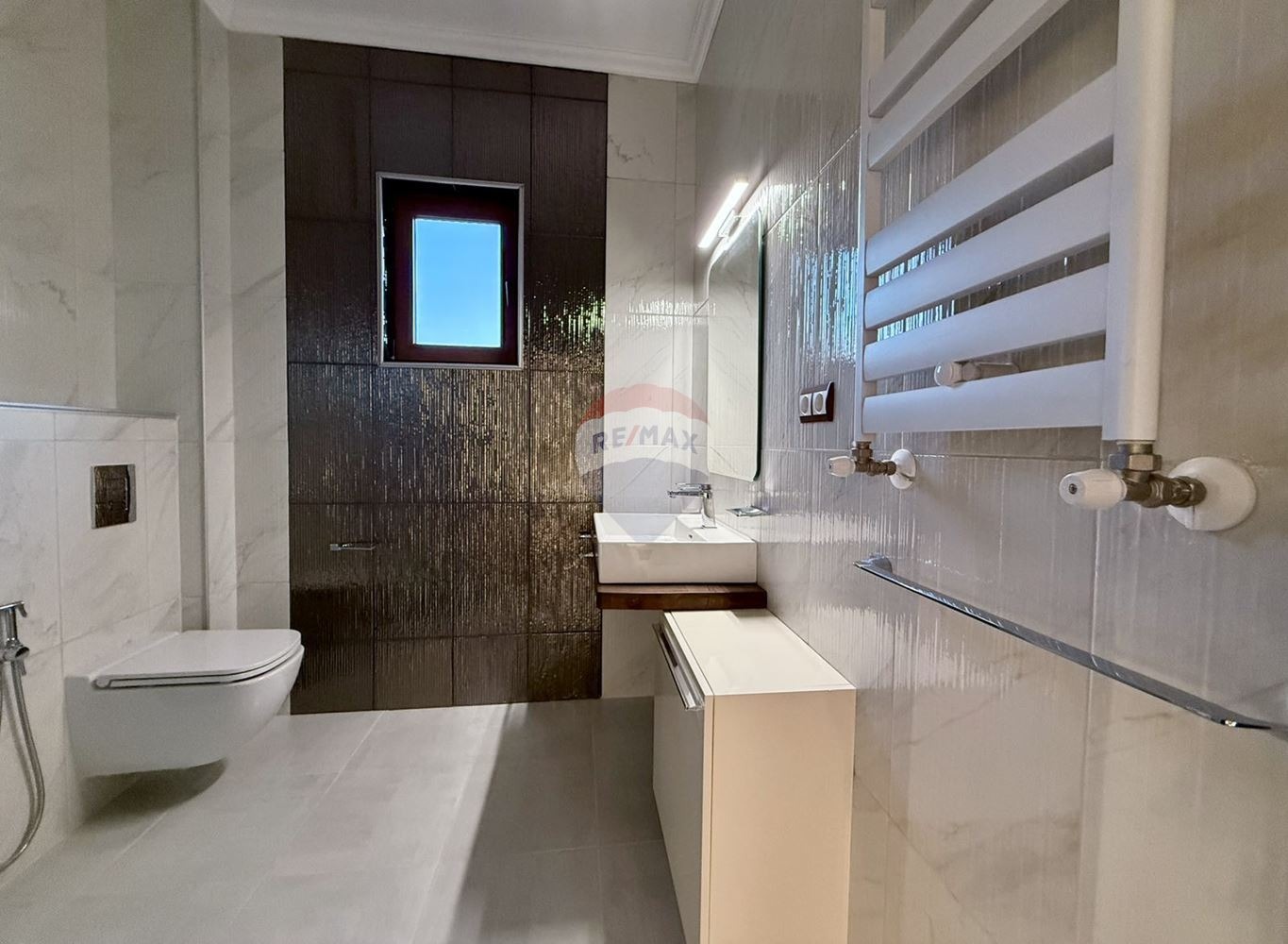 Продава КЪЩА, гр. Балчик, област Добрич, снимка 8 - Къщи - 54154113