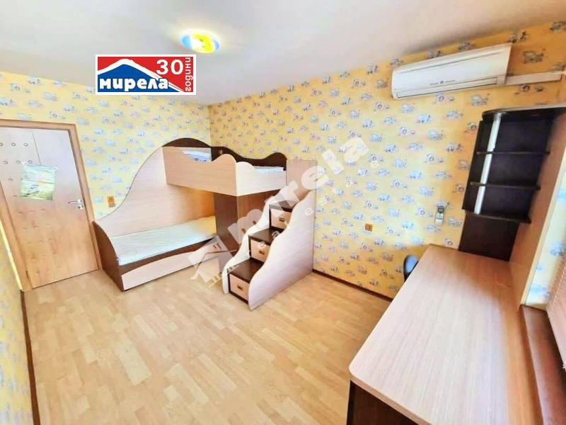 Продава 3-СТАЕН, гр. Велико Търново, Колю Фичето, снимка 3 - Апартаменти - 52475823