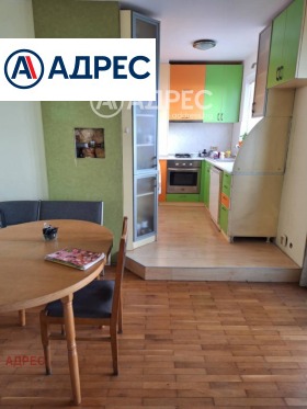 Продава 3-стаен град Варна Център - [1] 