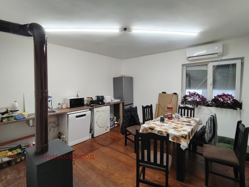 Продава КЪЩА, с. Карапелит, област Добрич, снимка 2 - Къщи - 52545303