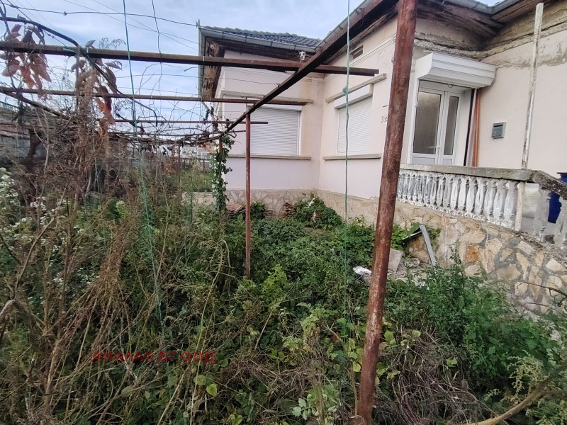 Продава КЪЩА, с. Карапелит, област Добрич, снимка 10 - Къщи - 52545303