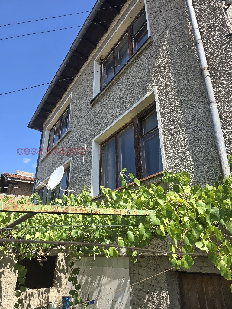 Продава КЪЩА, гр. Панагюрище, област Пазарджик, снимка 2 - Къщи - 55570529