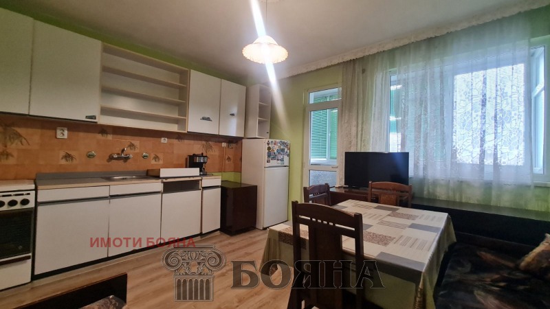 Продава  3-стаен град Русе , Широк център , 97 кв.м | 43766564