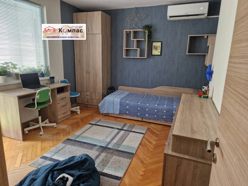 De vânzare  3 dormitoare Plovdiv , Țentâr , 124 mp | 76664932 - imagine [7]