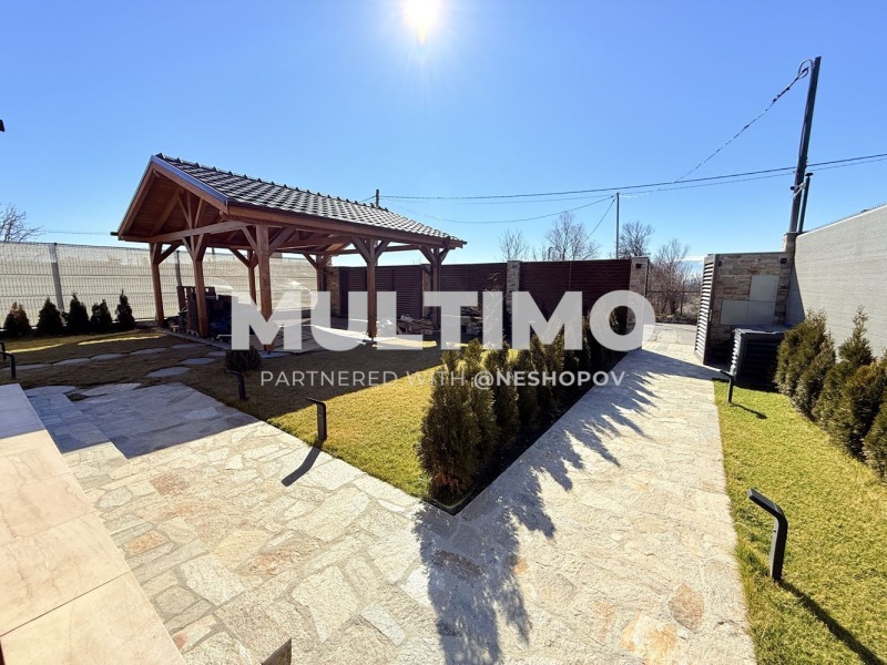 Myytävänä  Talo Sofia , Dobroslavtsi , 370 neliömetriä | 36444307