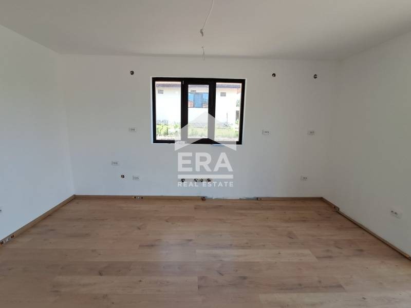 Продава КЪЩА, с. Езерец, област Добрич, снимка 6 - Къщи - 55024620
