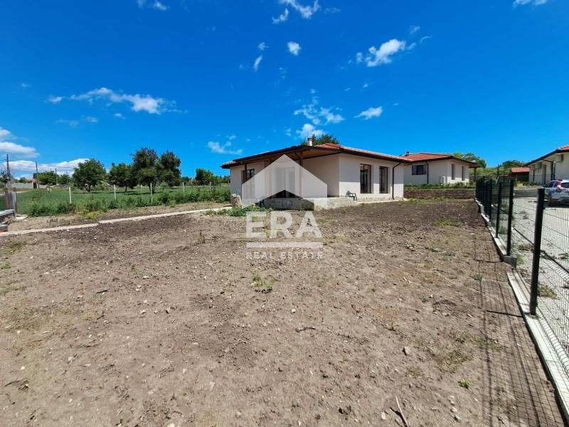 Продава КЪЩА, с. Езерец, област Добрич, снимка 2 - Къщи - 55024620