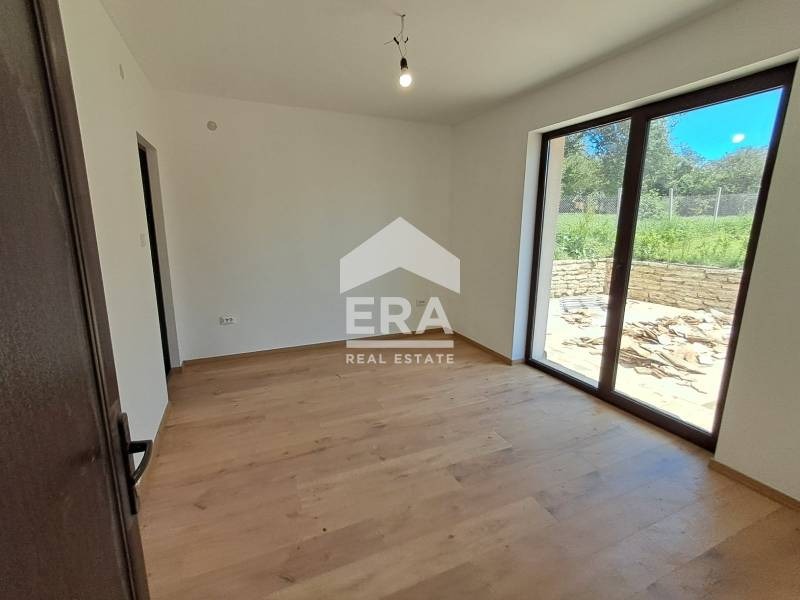 Продава КЪЩА, с. Езерец, област Добрич, снимка 8 - Къщи - 55024620