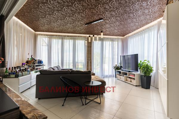 Продава КЪЩА, гр. Варна, м-т Зеленика, снимка 2 - Къщи - 47132280