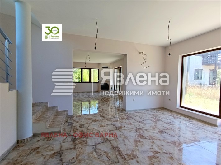 Продава КЪЩА, гр. Варна, м-т Ракитника, снимка 4 - Къщи - 47347737