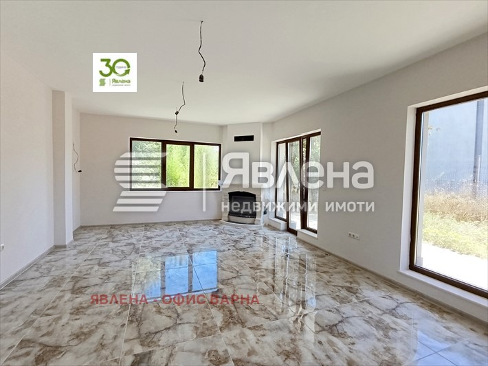 Продава КЪЩА, гр. Варна, м-т Ракитника, снимка 3 - Къщи - 47347737