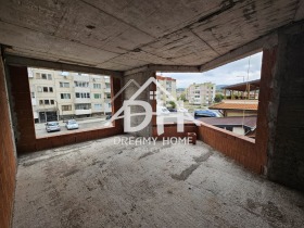 1 quarto Vazrojdenci, Kardjali