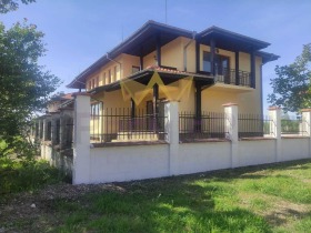 Ev Cariçino, bölge Dobriç 1