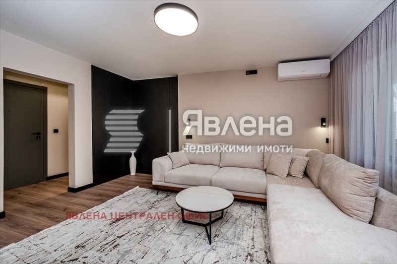 Продава 4-СТАЕН, гр. София, Център, снимка 2 - Апартаменти - 54117236