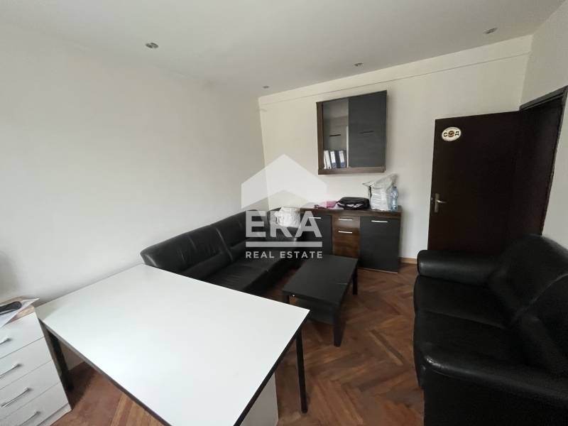 Продава ЕТАЖ ОТ КЪЩА, гр. София, Зона Б-5-3, снимка 3 - Етаж от къща - 52652493