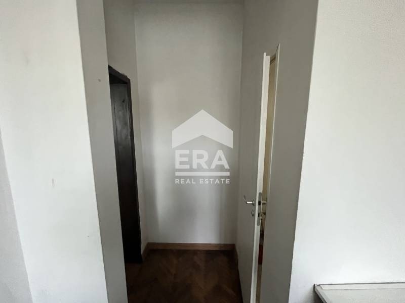 Продава ЕТАЖ ОТ КЪЩА, гр. София, Зона Б-5-3, снимка 6 - Етаж от къща - 52652493