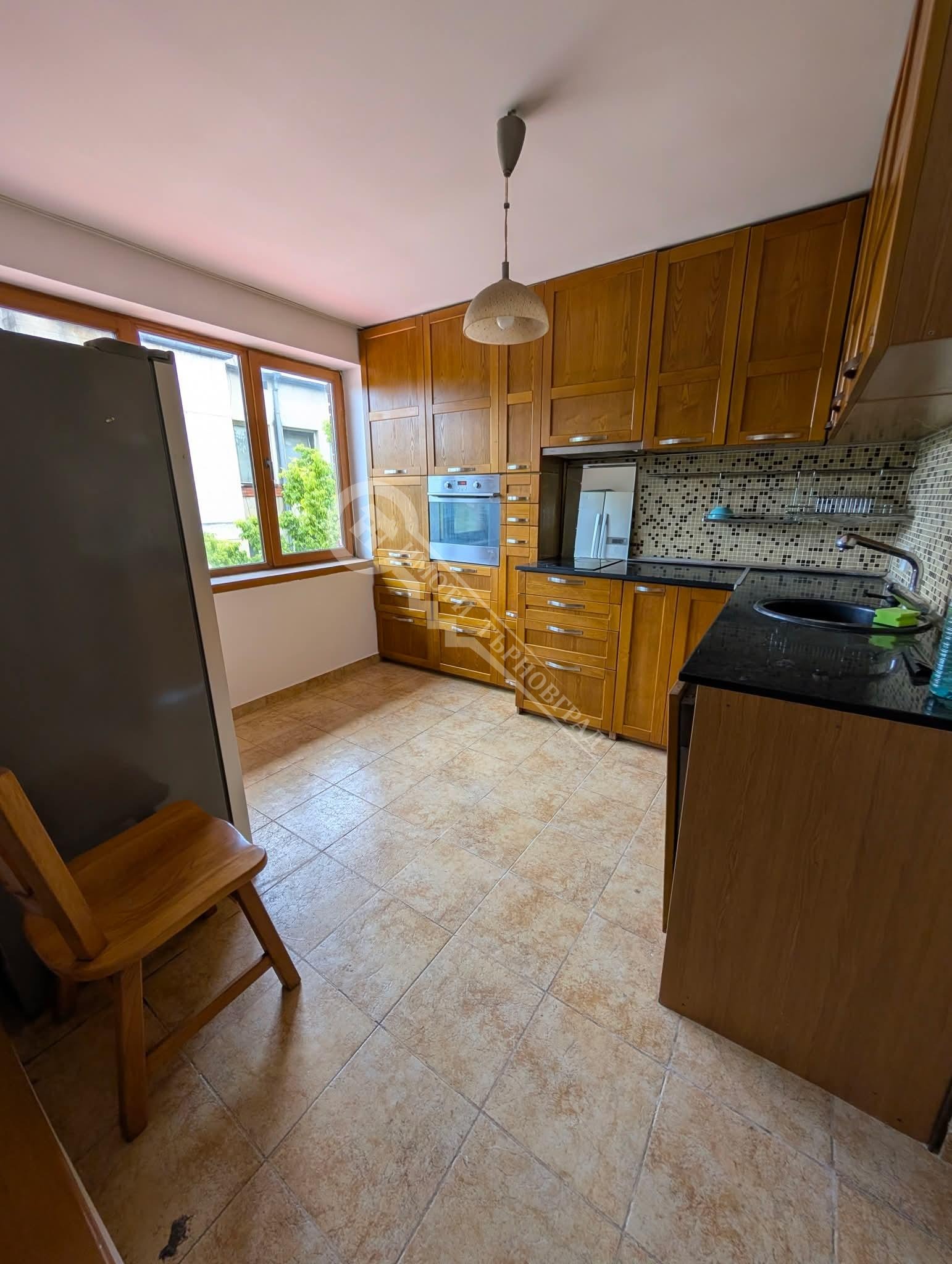 Продава 2-СТАЕН, гр. Велико Търново, Център, снимка 2 - Апартаменти - 54912165