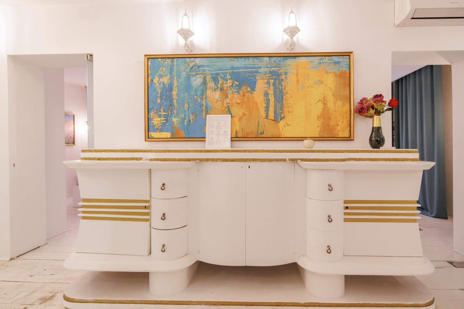 Продава МНОГОСТАЕН, гр. София, Център, снимка 2 - Апартаменти - 53765156