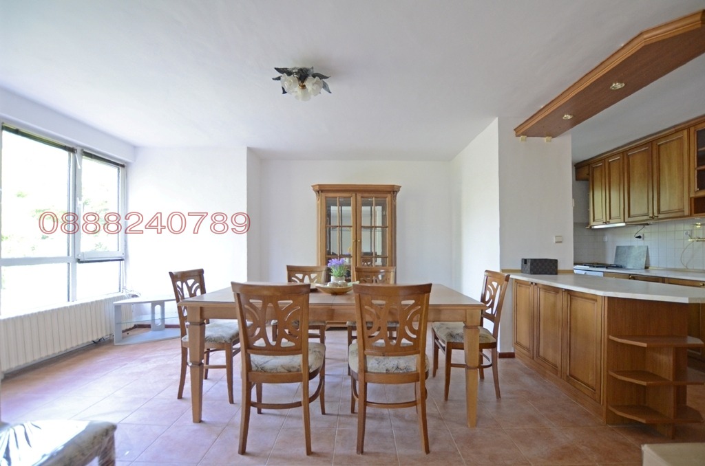 Продава МНОГОСТАЕН, гр. Добрич, Център, снимка 8 - Апартаменти - 54820172