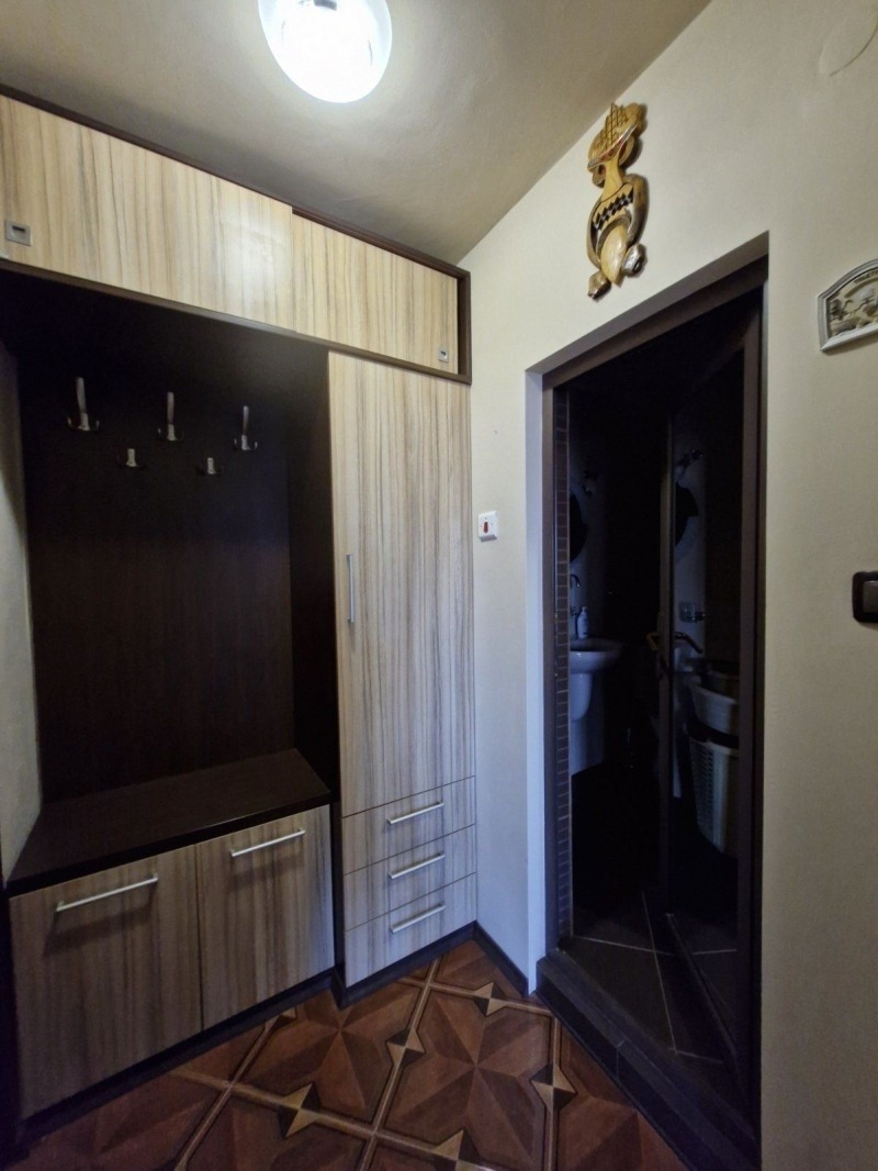 Продава  1-стаен град Бургас , Лазур , 58 кв.м | 99008836 - изображение [2]