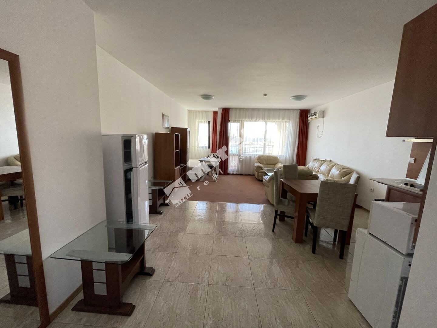 Продава 2-СТАЕН, гр. Ахелой, област Бургас, снимка 2 - Апартаменти - 54226125