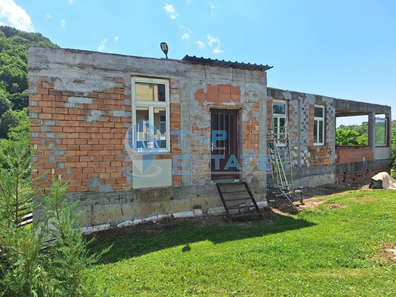 Продава КЪЩА в област Велико Търново, с. Войнежа - 260 кв.м / 100 000 € » 195 583.00 лв., ТОП ЕСТЕЙТ