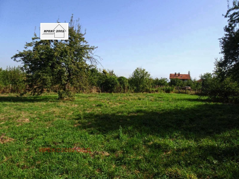 Продава  Парцел, област Перник, с. Извор • 45 000 € • ID 80896757 — holmes.bg - [1] 