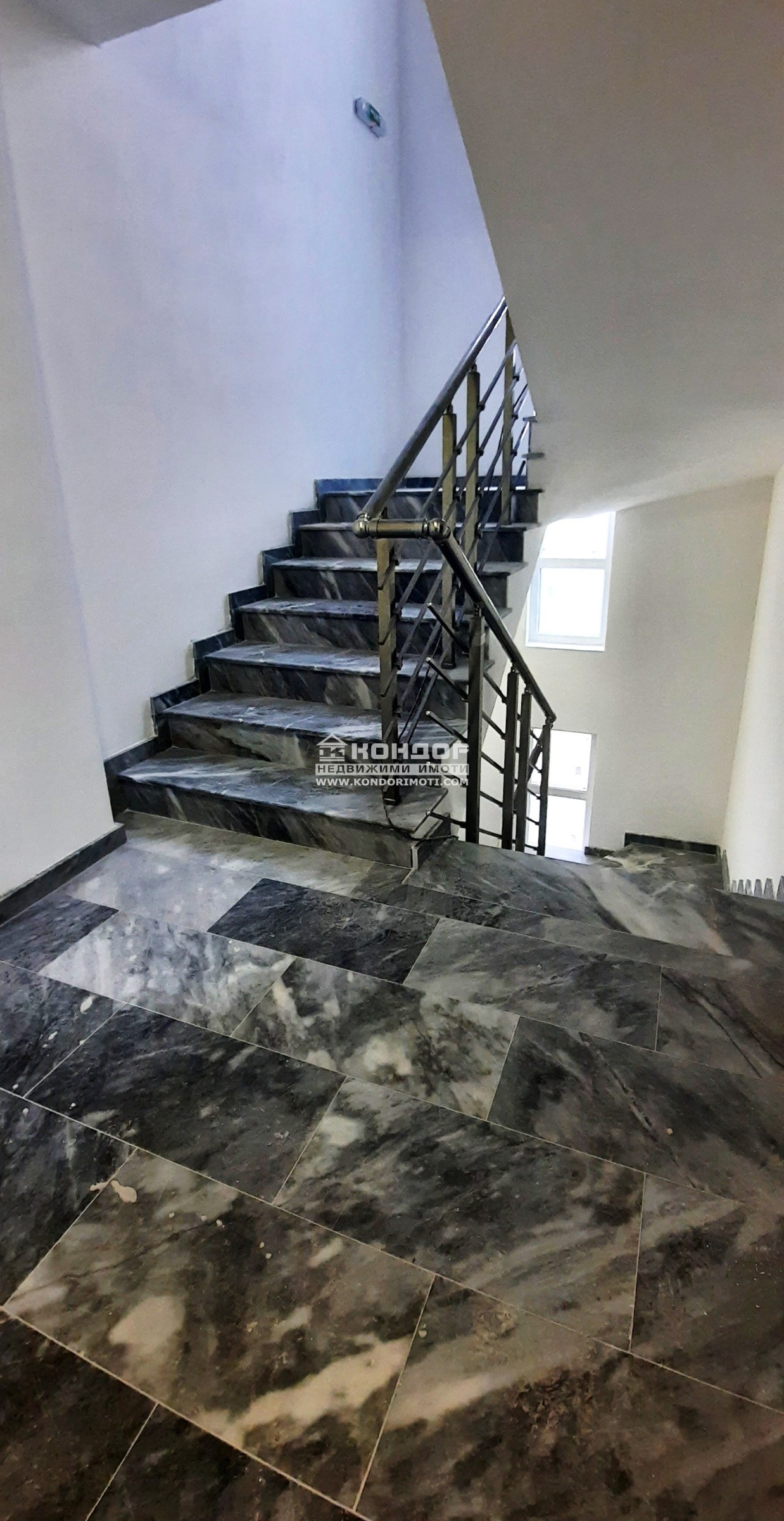 Продава 2-СТАЕН, гр. Пловдив, Христо Смирненски, снимка 2 - Апартаменти - 49953841