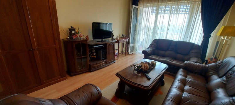 Продава  3-стаен град Хасково , Любен Каравелов , 100 кв.м | 96739034 - изображение [3]