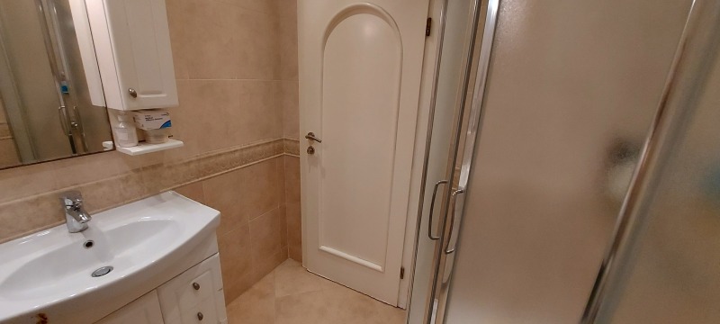 Продава  3-стаен град Хасково , Любен Каравелов , 100 кв.м | 96739034 - изображение [17]